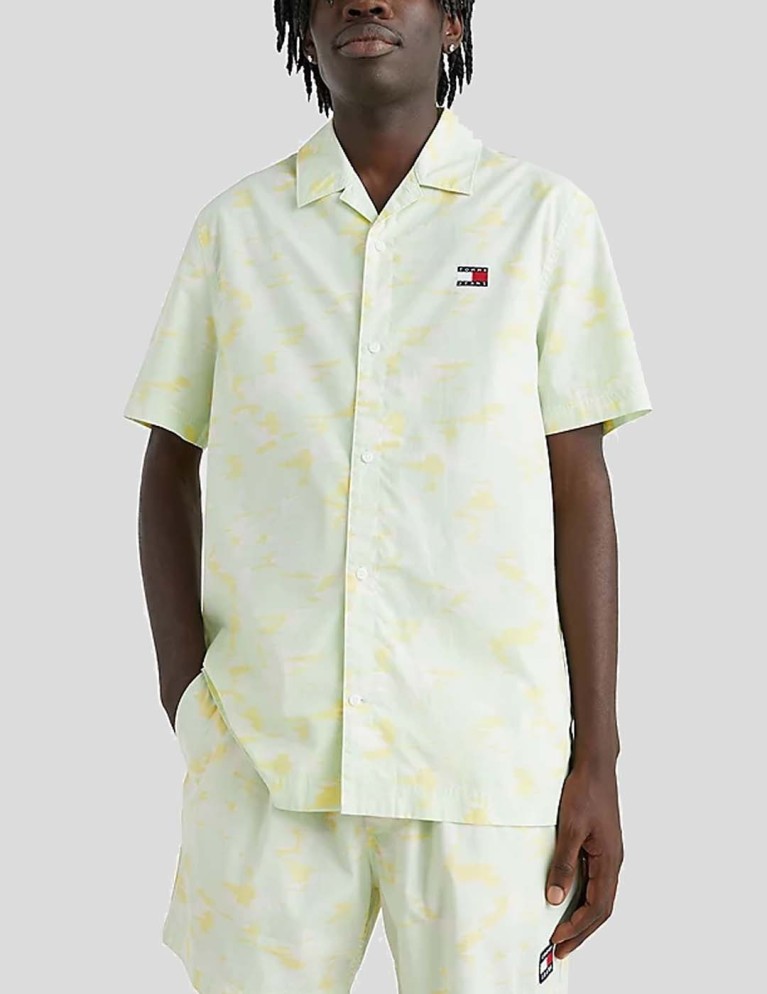 T-shirt TOMMY JEANS relaxed camo aop shirt bolo green camo
